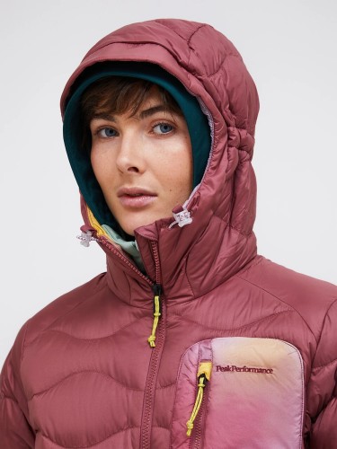 kurtka-damska-peak-performance-helium-aop-utility-down-hood-kaptur
