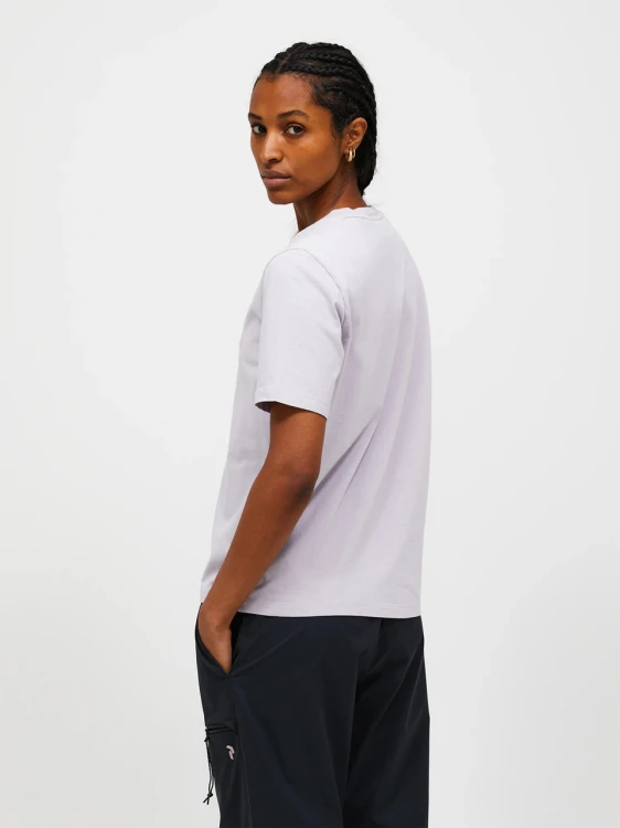 koszulka-damska-peak-performance-original-small-logo-misty-lavender-tyl