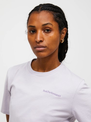 koszulka-damska-peak-performance-original-small-logo-misty-lavender-okragly-dekolt