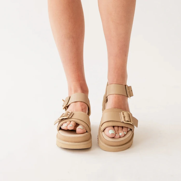 sandaly-damskie-skorzane-ugg-goldenstar-villa-mustard-seed-1167392-mdsd-na-stopie.jpg