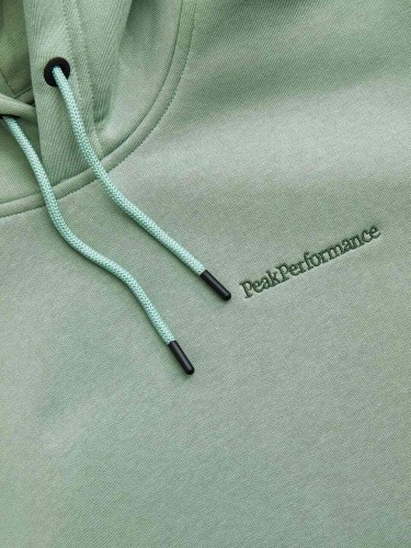 bluza-meska-peak-performance-original-small-logo-green-valley-detal-logo