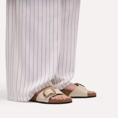 klapki-damskie-birkenstock-madrid-big-buckle-high-shine-oyster-na-modelce