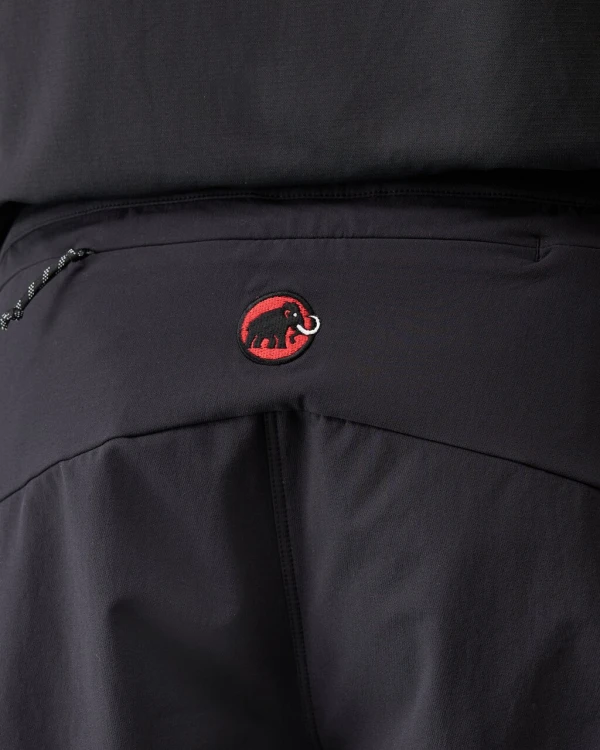 spodenki-trekkingowe-meskie-hiking-patrolxmammut-so-shorts-black-detal-logo