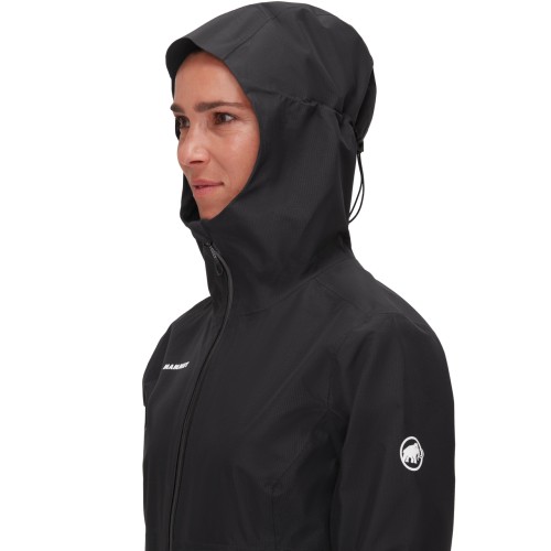 kurtka-hardshell-damska-mammut-alto-light-black-na-modelce-kaptur