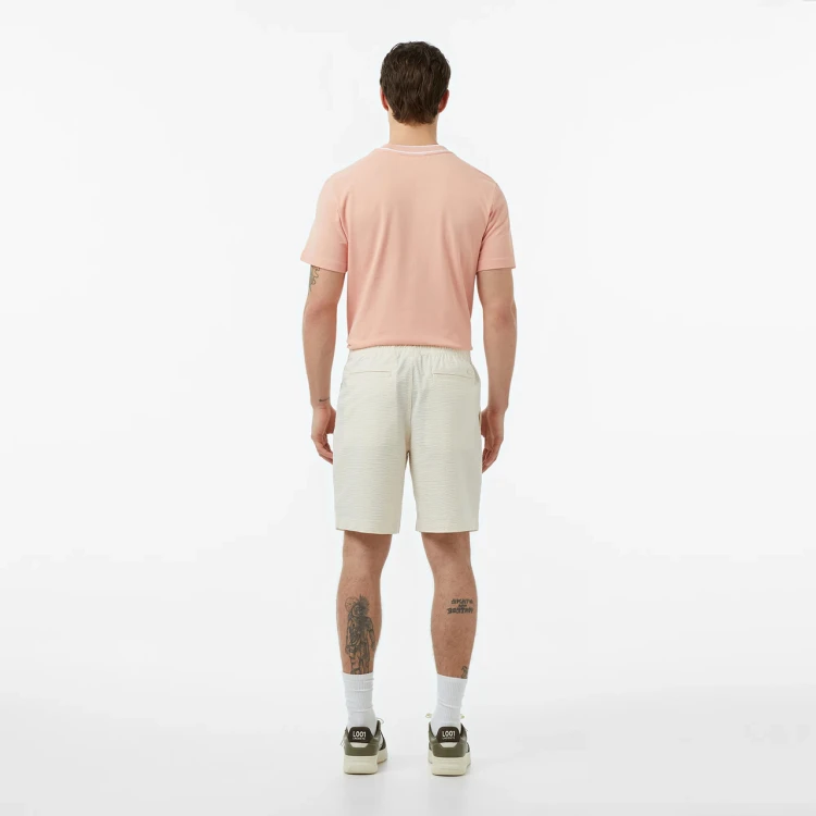 spodenki-meskie-lacoste-seercucker-blanc-na-modelu-tyl