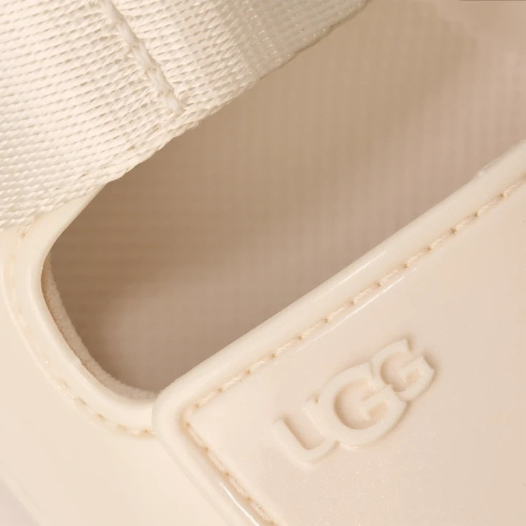 sandaly-ugg-k-goldenglow-glossy-sparkles-jasmine-kremowe-detal-logo-brokat