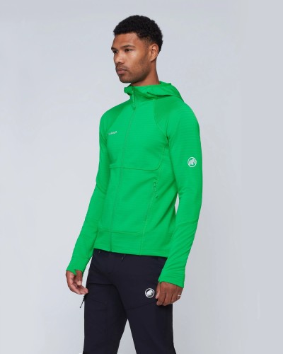 mammut-taiss-ml-hooded-jacket-men-pinea-na-modelu-bok-03.jpg