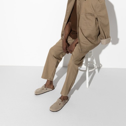 klapki-meskie-birkenstock-boston-suede-taupe-0060461-na-modelu.jpg