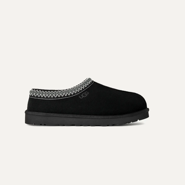 kapcie-meskie-ugg-tasman-ii-black-czarne-bok-profil