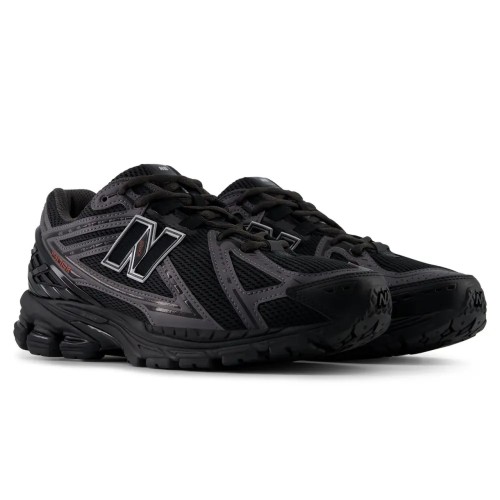 new-balance-u19069l0-czarne-buty-unisex-perspektywa-przod
