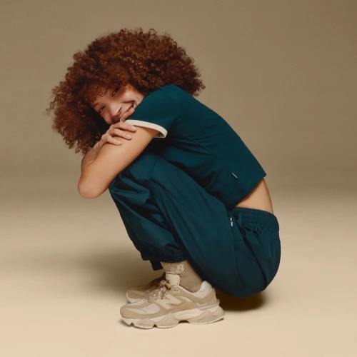 new-balance-u90608ap-bezowe-buty-unisex-stylizacja