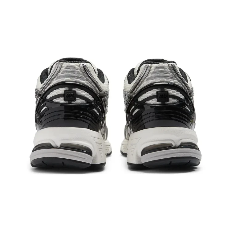 new-balance-m1906rer-srebrne-buty-unisex-widok-z-tylu