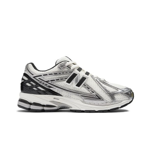 new-balance-m1906rer-srebrne-buty-unisex-bok-zewnetrzny