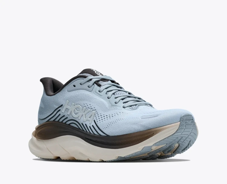 hoka-clifton-11-niebieskie-buty-biegowe-widok-perspektywiczny