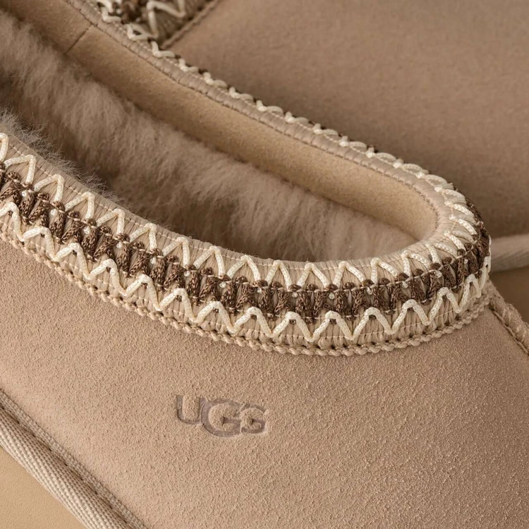 ugg-tasman-ii-1174470-moonlight-detal-obszycia-i-welny