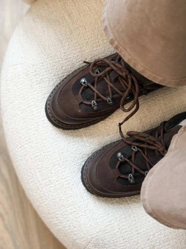 buty-damskie-mono-tag-cap-low-black-brown-stylizacja
