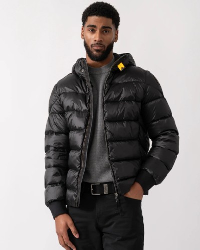 kurtka-meska-parajumpers-pharrell-black-na-modelu.jpg