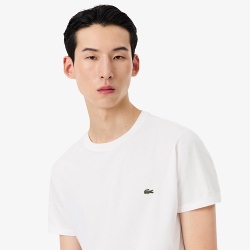 biala-koszulka-meska-lacoste-pima-premium-blanc-detal-logo