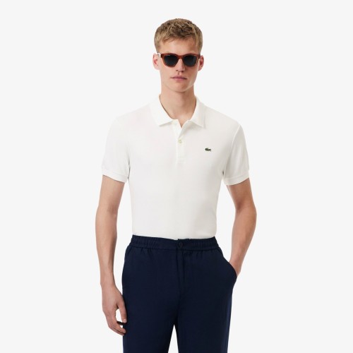 meska-koszulka-polo-lacoste-z-bawelny-pima-blanc-przod-na-modelu