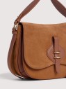 coccinelle-mavery-medium-cognac-detal-zamszu-zlote-okucia