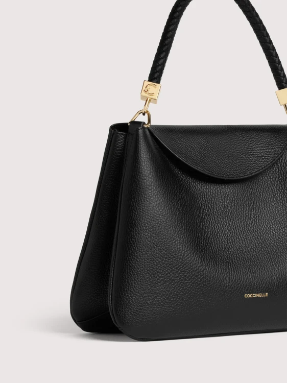 coccinelle-tiggy-medium-noir-detal-skory-pleciony-uchwyt