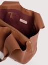coccinelle-nell-large-cognac-wnetrze-trzy-komory