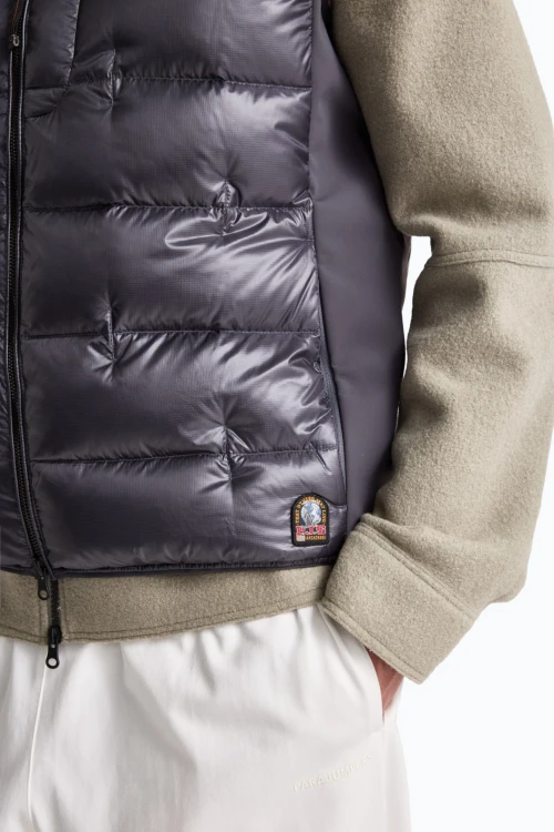 parajumpers-milett-phantom-kamizelka-puchowa-meska-material-detal.jpg