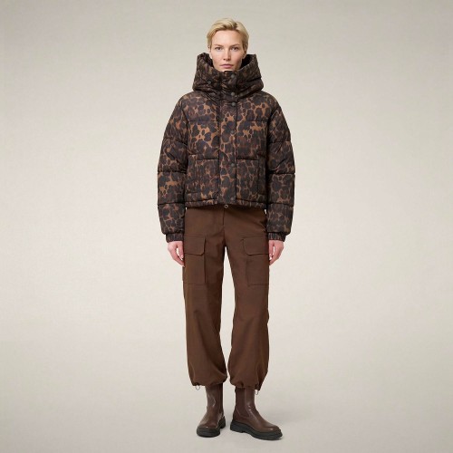 kurtka-damska-save-the-duck-rhiannon-dark-brown-leopard-stylizacja-przod.jpg