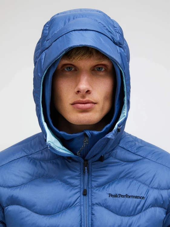 regulowany-kaptur-meska-kurtka-puchowa-peak-performance-g79845-niebieska