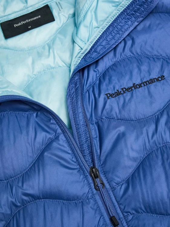 detal-haft-logo-peak-performance-helium-down-hood-g79845
