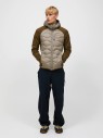 stylizacja-outdoor-kurtka-hybrydowa-peak-performance-helium-g79844