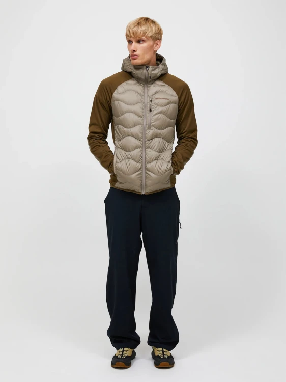 stylizacja-outdoor-kurtka-hybrydowa-peak-performance-helium-g79844