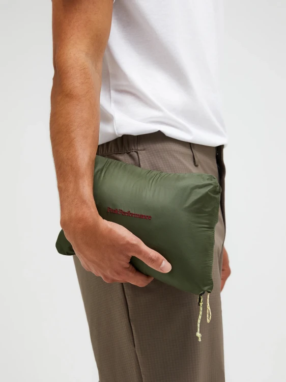 kurtka-puchowa-meska-peak-performance-helium-utility-g79848-spakowana-packable