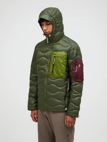 meska-kurtka-puchowa-peak-performance-helium-utility-g79848-zielona-przod