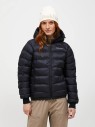 czarna-kurtka-damska-ocieplana-peak-performance-w-tomic-hood-g80657-przod