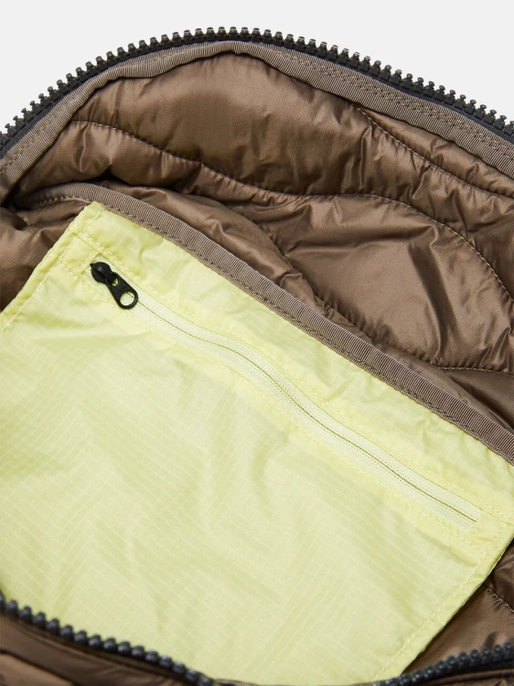 wnetrze-komory-kieszonka-saszetka-peak-performance-helium-bum-bag-g80248-limonka