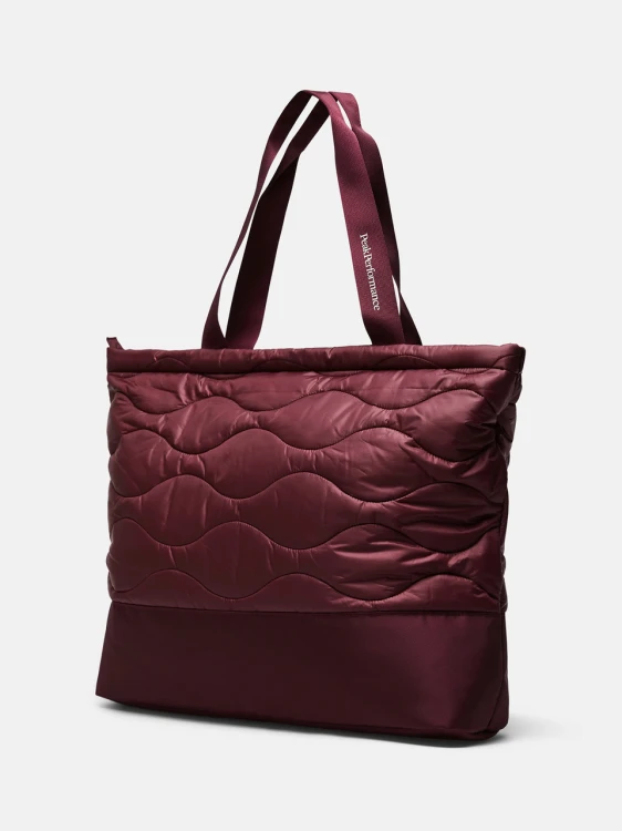 pikowana-torba-na-ramie-peak-performance-helium-tote-bag-g81165-bordowa