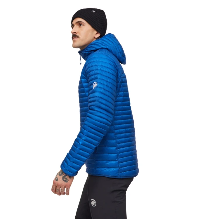 kurtka-wspinaczkowa-puchowa-mammut-broad-peak-light-in-hooded-men-profil