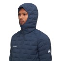 kurtka-ocieplana-mammut-sender-in-hooded-men-marine-detal-kaptur