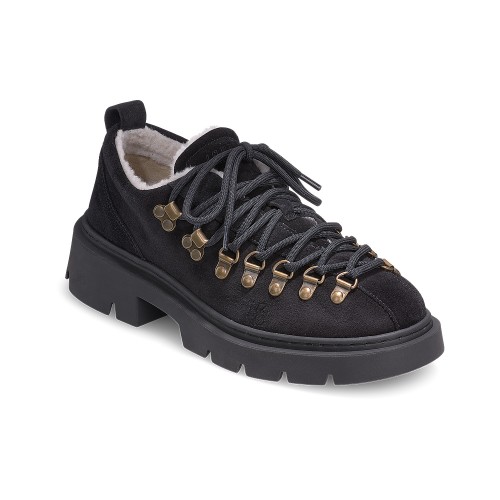 inuikii-echo-low-black-czarne-buty-damskie-perspektywa.jpg