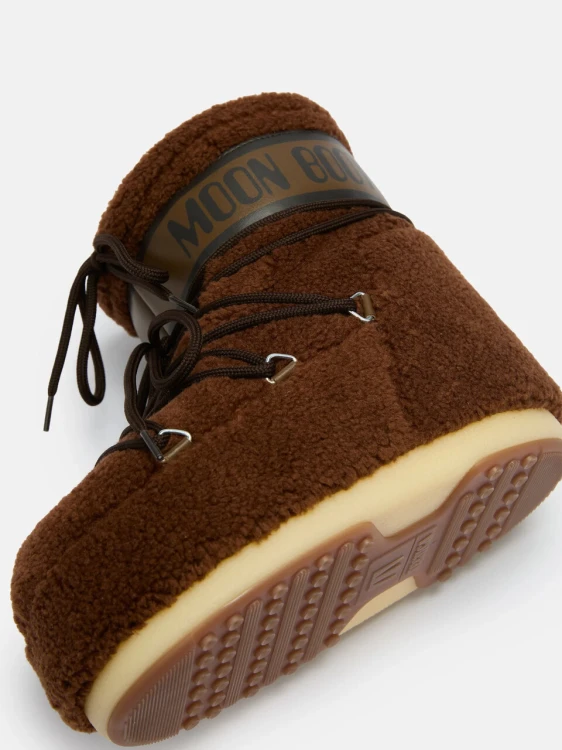 antypoposlizgowa-podeszwa-moon-boot-icon-low-fleece-bieznik-z-przyssawkami-detal