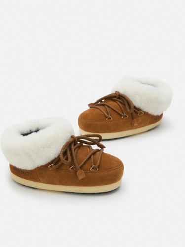 brazowe-klapki-apres-ski-moon-boot-evx-mule-para-z-przodu-gruba-podeszwa-zima