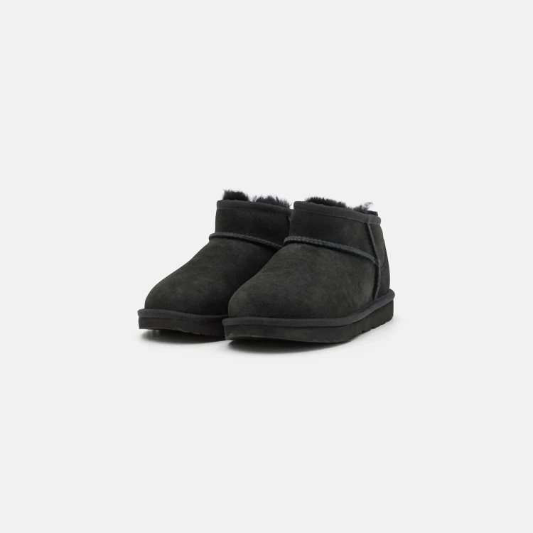 ugg-classic-ultra-mini-czarne-buty-dzieciece-1130750k-blk-01.jpg