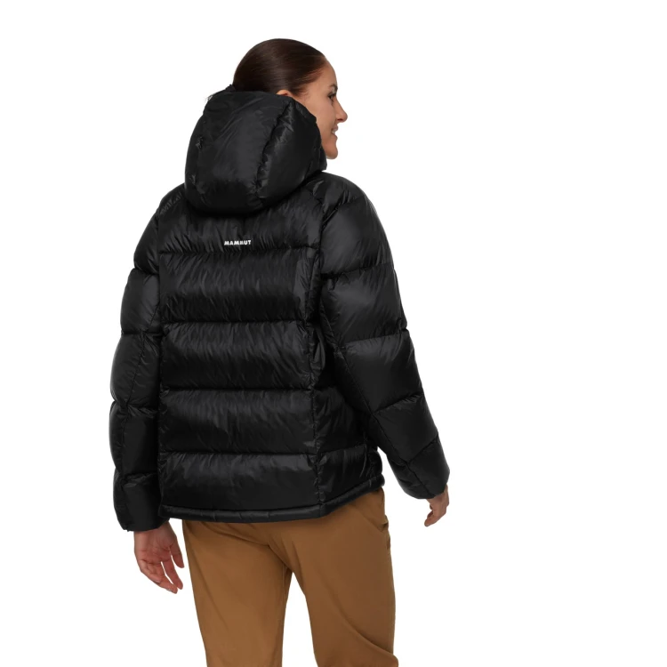 pikowana-kurtka-puchowa-damska-mammut-glacier-glow-in-hooded-tyl-plecy