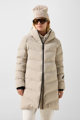 plaszcz-damski-bogner-fire-ice-tec-aen-beige-264-4471-9137-762-09-na-modelu.jpg