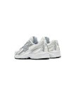 buty-new-balance-740-u7409di-linen-silver-metallic-para-widok-od-tylu-pod-katem