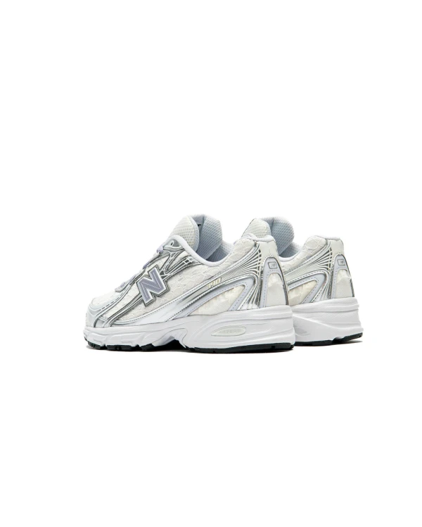 buty-new-balance-740-u7409di-linen-silver-metallic-para-widok-od-tylu-pod-katem