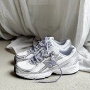 buty-new-balance-740-u7409di-linen-silver-metallic-para-na-tle-tkaniny-lifestyle