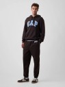 brazowe-spodnie-dresowe-gap-heritage-jogger-stylizacja-komplet.jpg