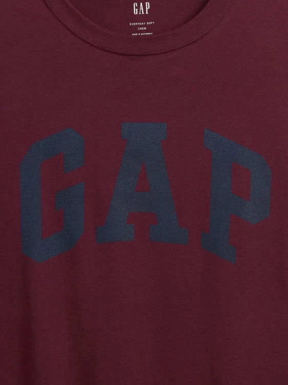 bordowy-t-shirt-meski-gap-everyday-soft-tuscan-red-logo-detal.jpg